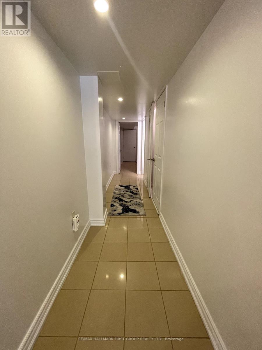 Photo 13 of Basement 181 Riverwalk Drive, Markham ON