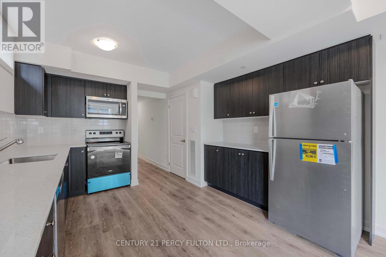 Photo 2 of 2208 58 Elizabeth Street S, Richmond Hill ON
