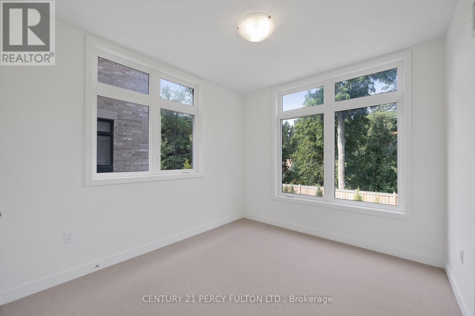 Photo 7 of 2208 58 Elizabeth Street S, Richmond Hill ON