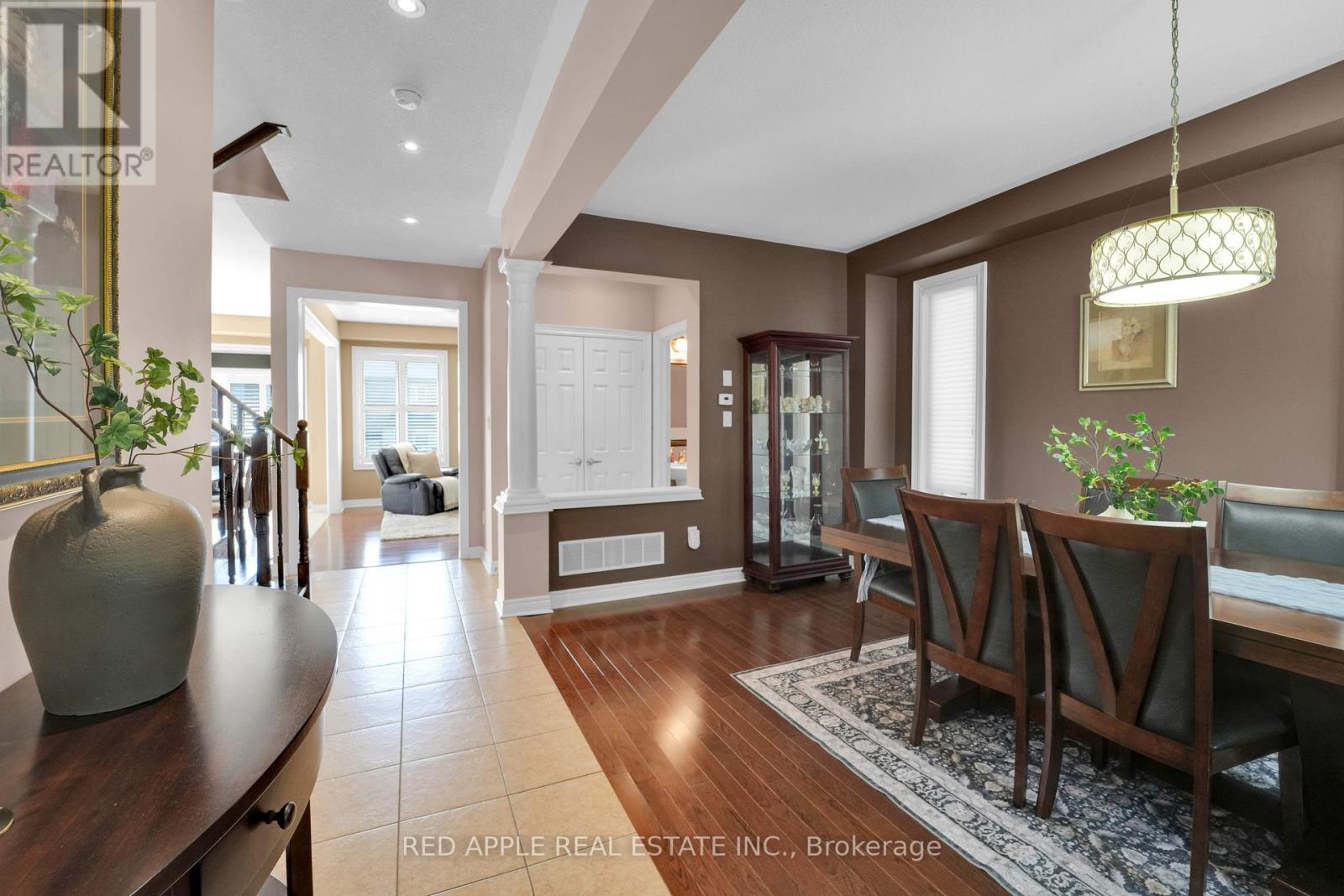 Photo 16 of 66 Milligan Street, Bradford West Gwillimbury ON