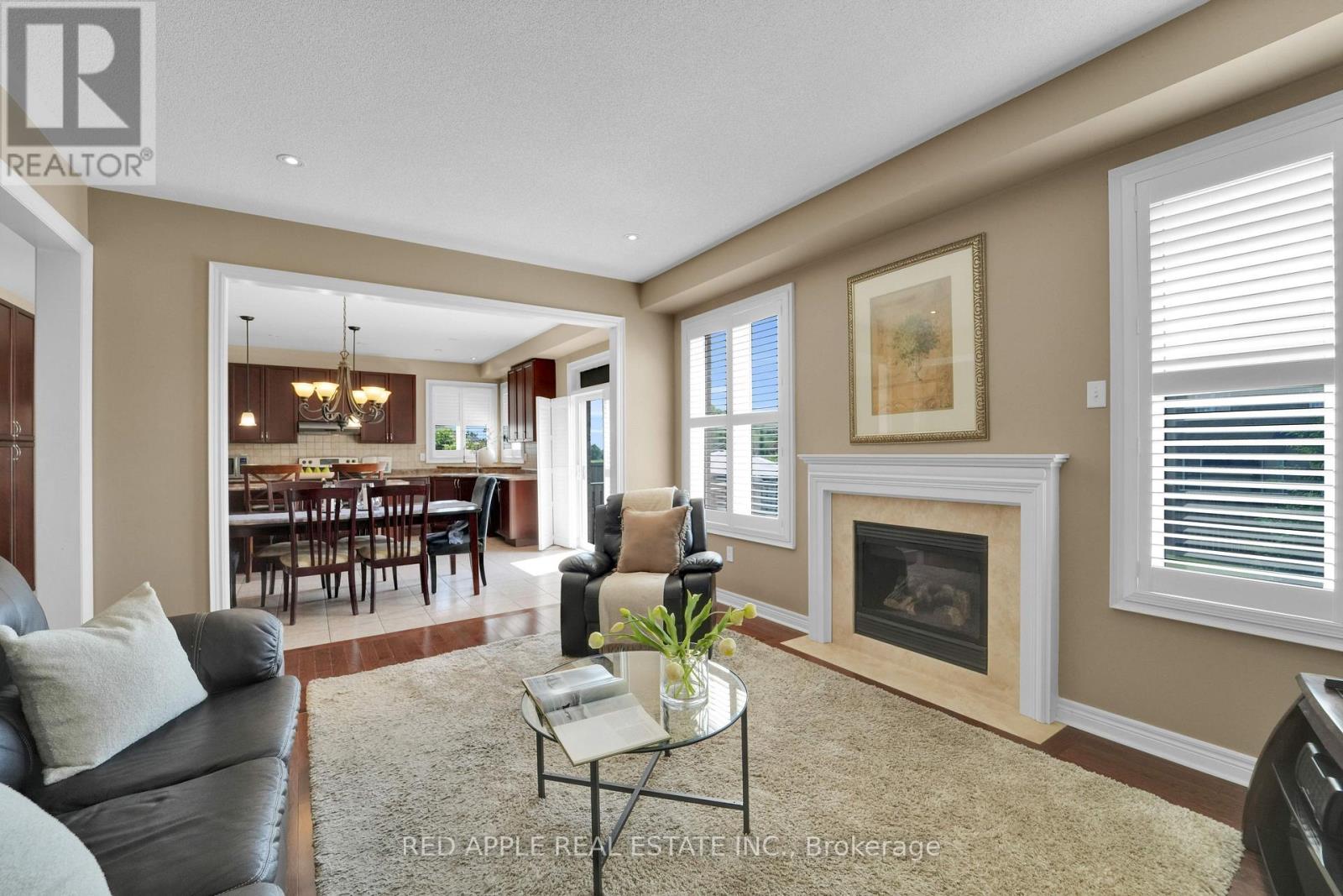 Photo 35 of 66 Milligan Street, Bradford West Gwillimbury ON