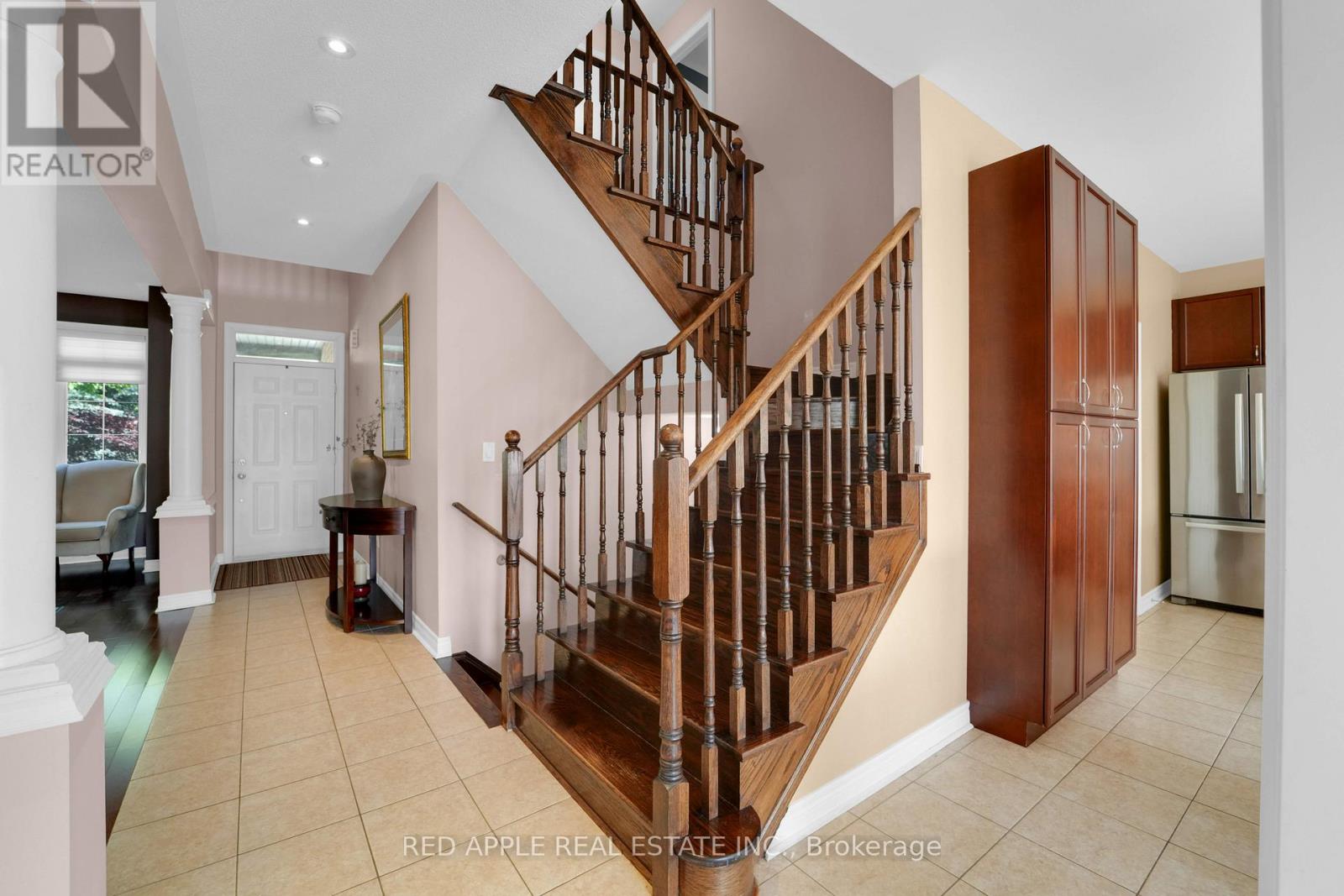 Photo 37 of 66 Milligan Street, Bradford West Gwillimbury ON