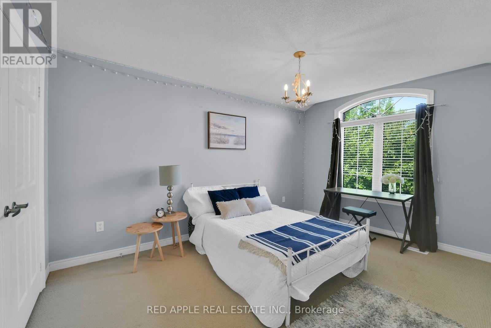 Photo 11 of 66 Milligan Street, Bradford West Gwillimbury ON