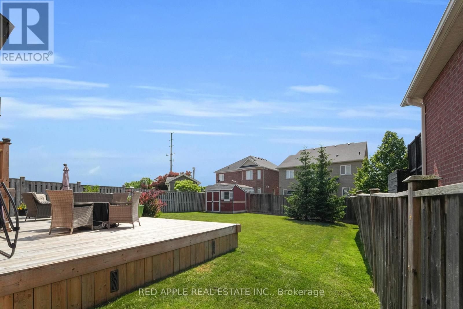 Photo 17 of 66 Milligan Street, Bradford West Gwillimbury ON