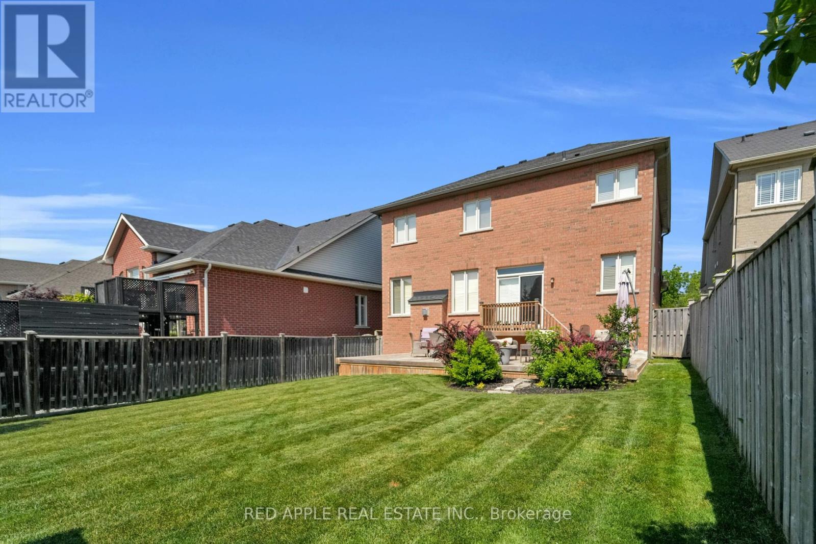 Photo 10 of 66 Milligan Street, Bradford West Gwillimbury ON