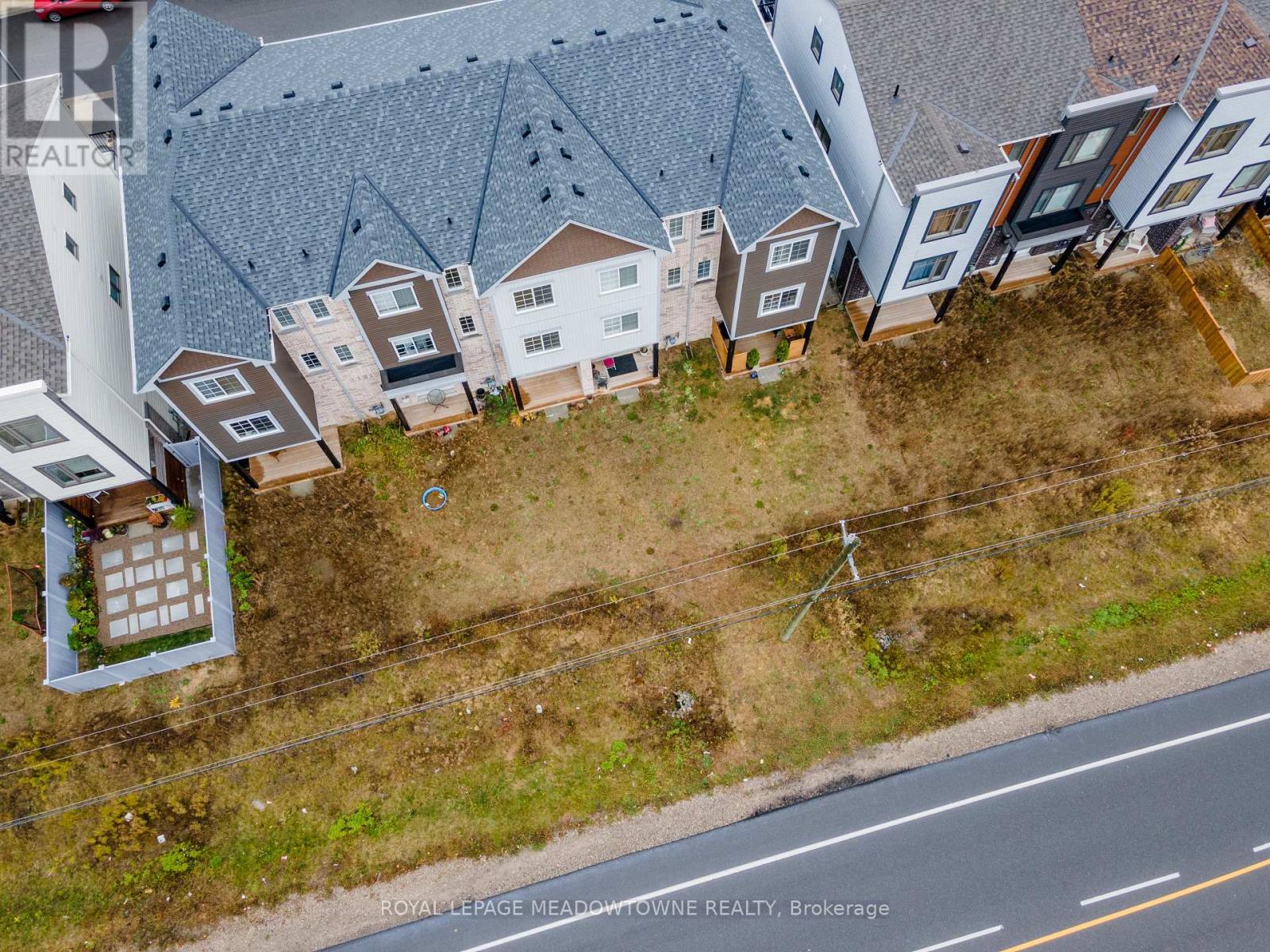 Photo 12 of 17 Andean Lane, Barrie ON