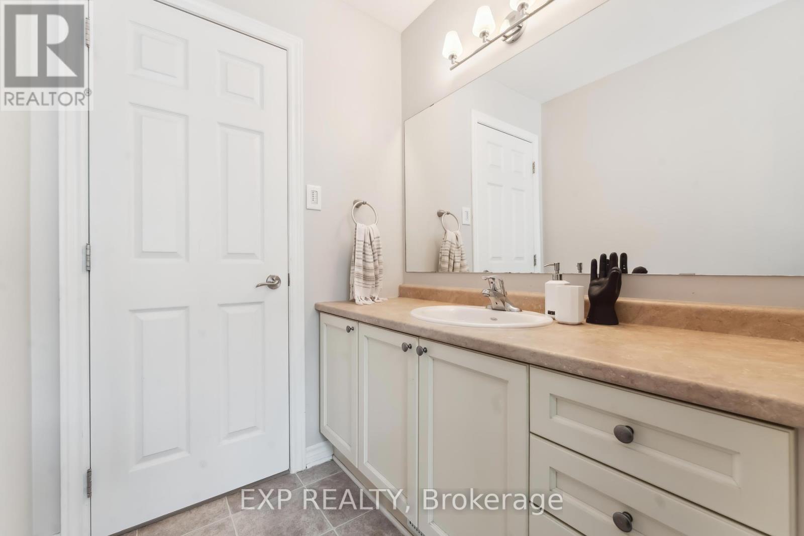 Photo 24 of 6925 Mary Anne Drive, Ottawa ON