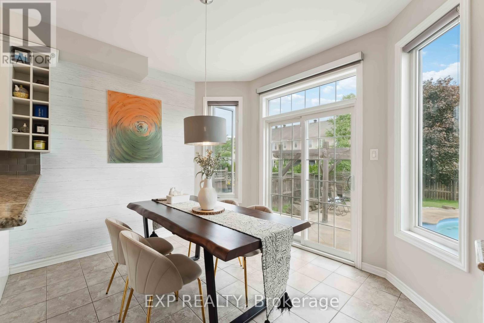 Photo 7 of 6925 Mary Anne Drive, Ottawa ON