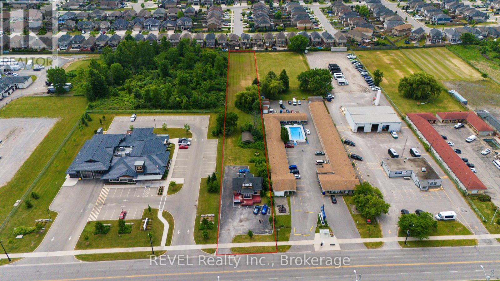 Photo 1 of 8568 Lundys Lane, Niagara Falls ON