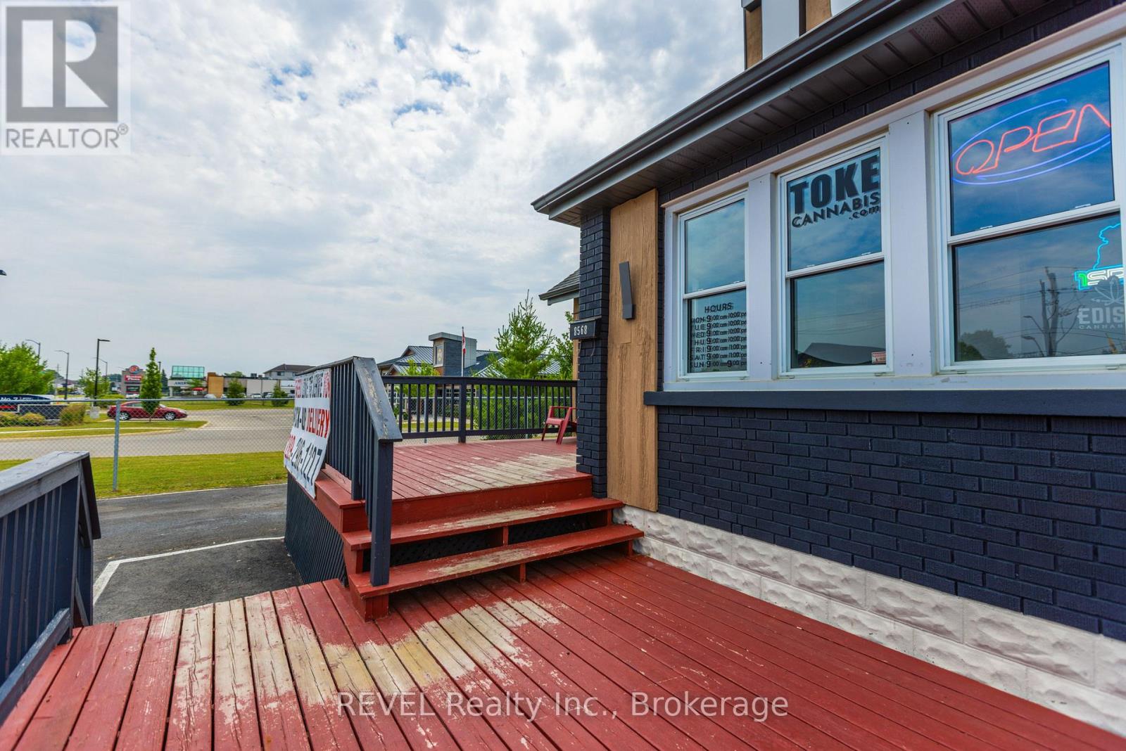 Photo 11 of 8568 Lundys Lane, Niagara Falls ON