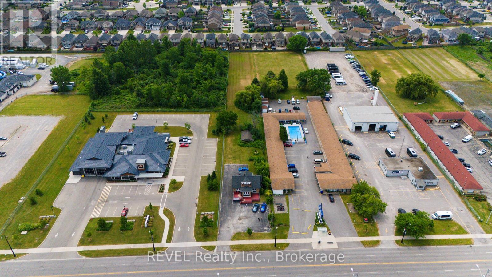 Photo 3 of 8568 Lundys Lane, Niagara Falls ON