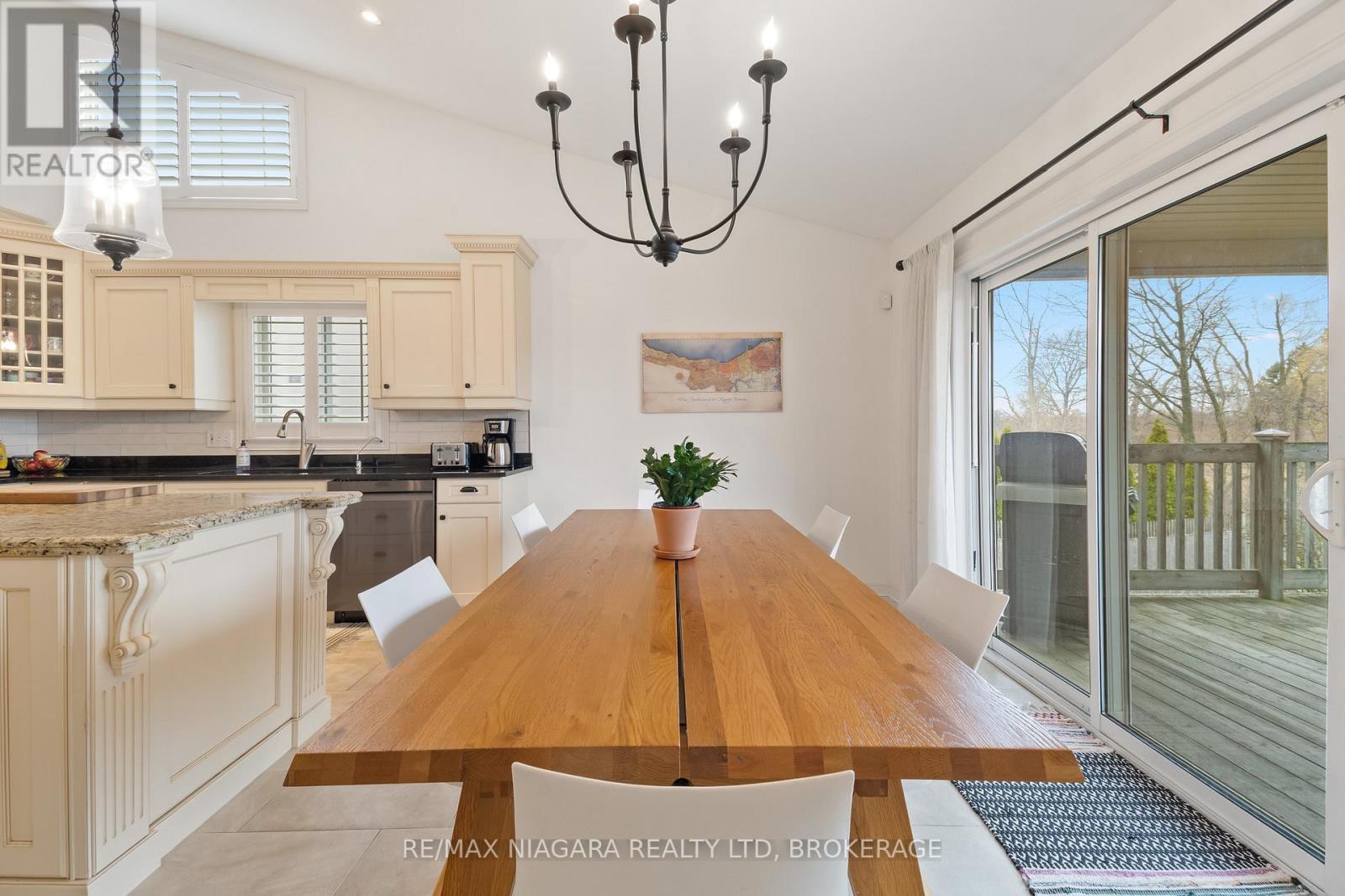 Photo 12 of 8311 Vegter Court, Niagara Falls ON