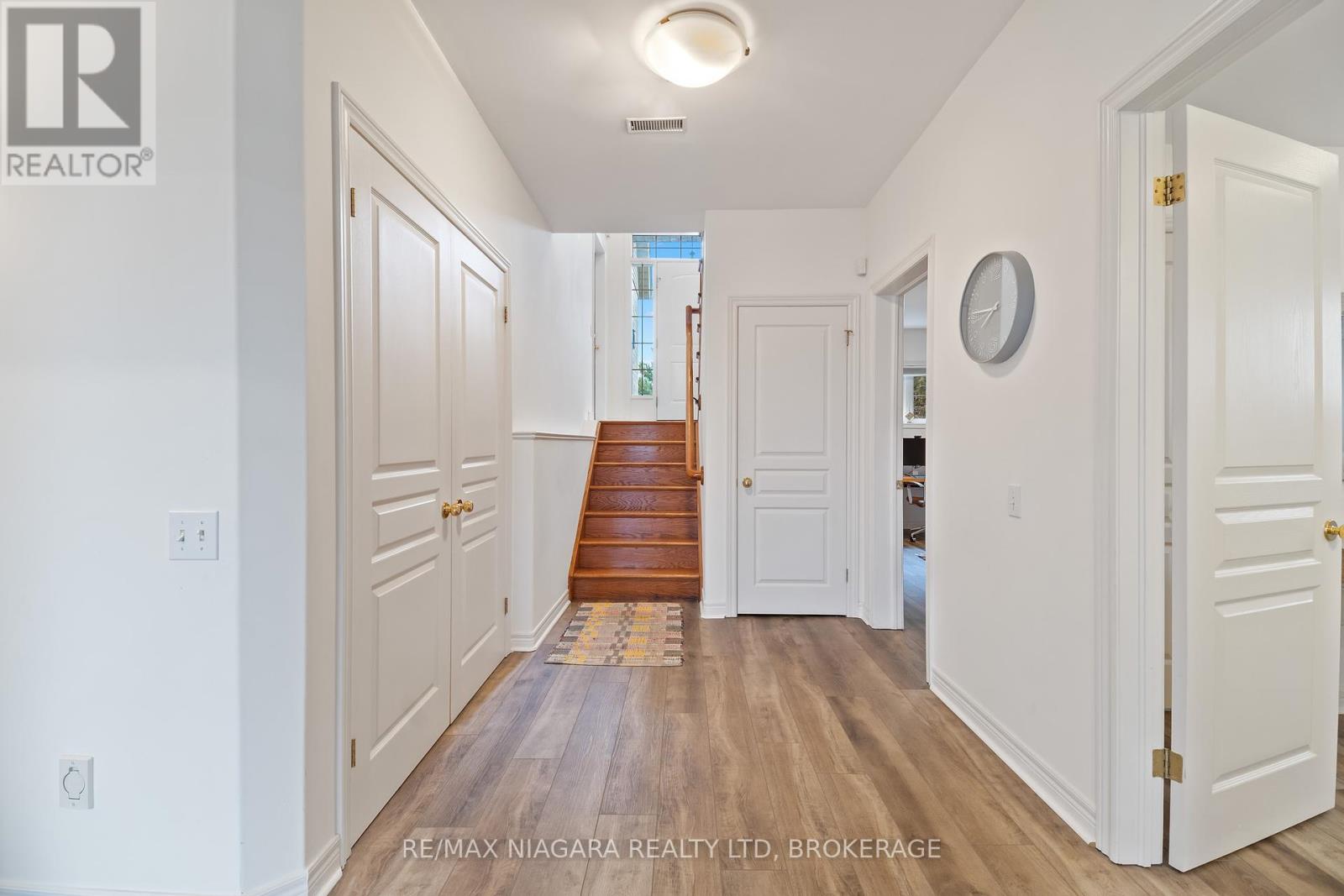 Photo 26 of 8311 Vegter Court, Niagara Falls ON