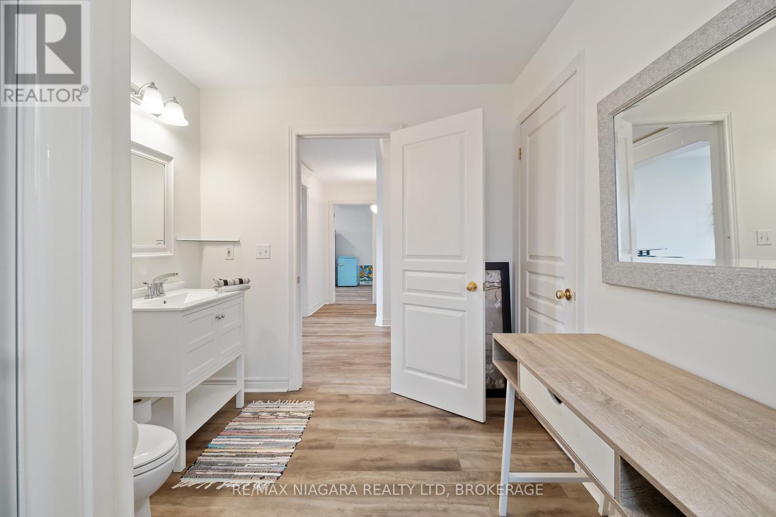 Photo 30 of 8311 Vegter Court, Niagara Falls ON
