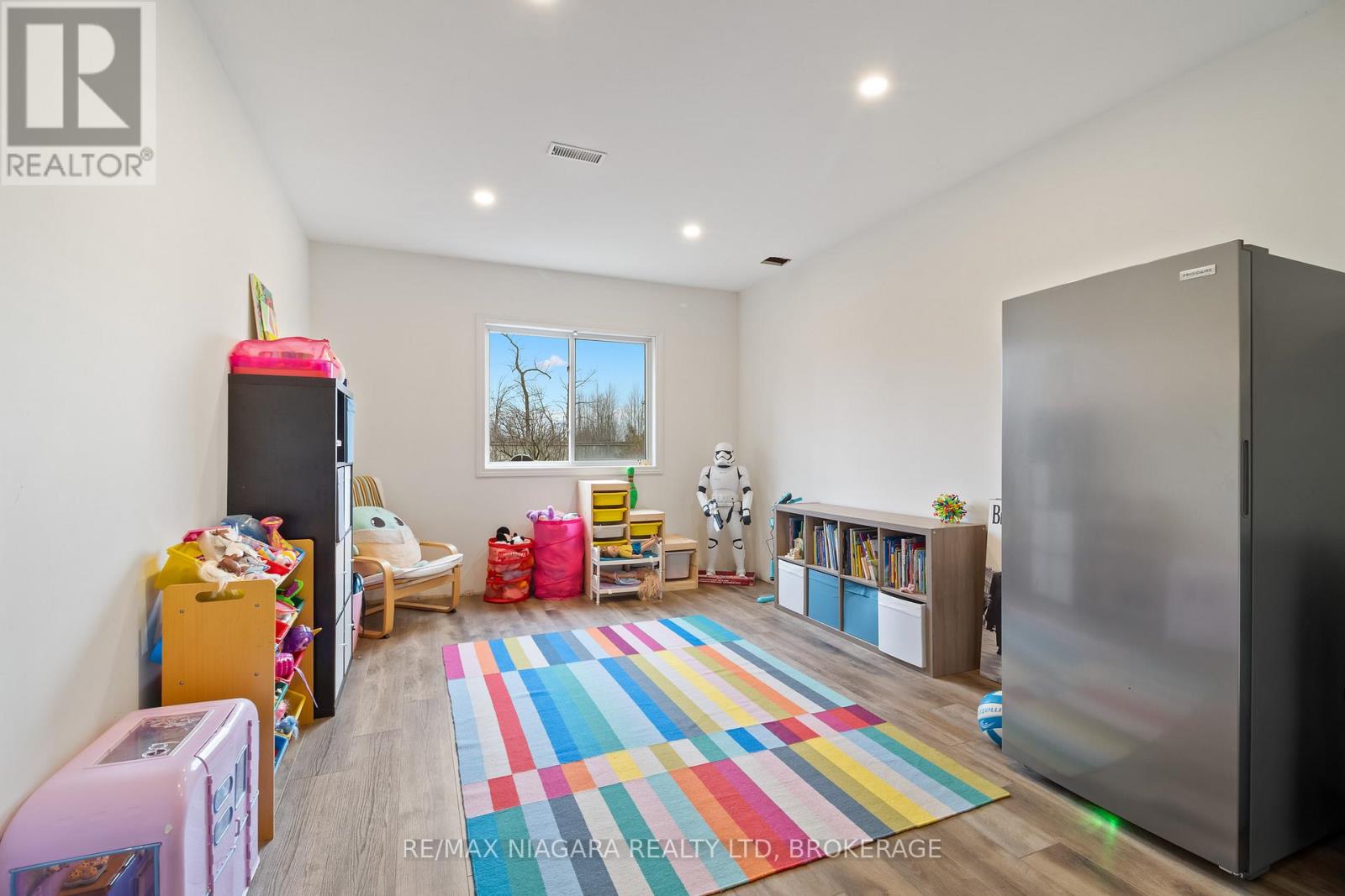 Photo 31 of 8311 Vegter Court, Niagara Falls ON