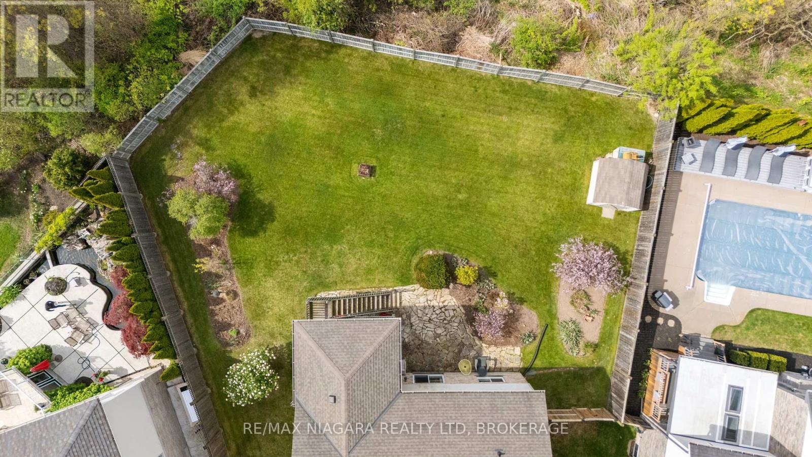 Photo 37 of 8311 Vegter Court, Niagara Falls ON