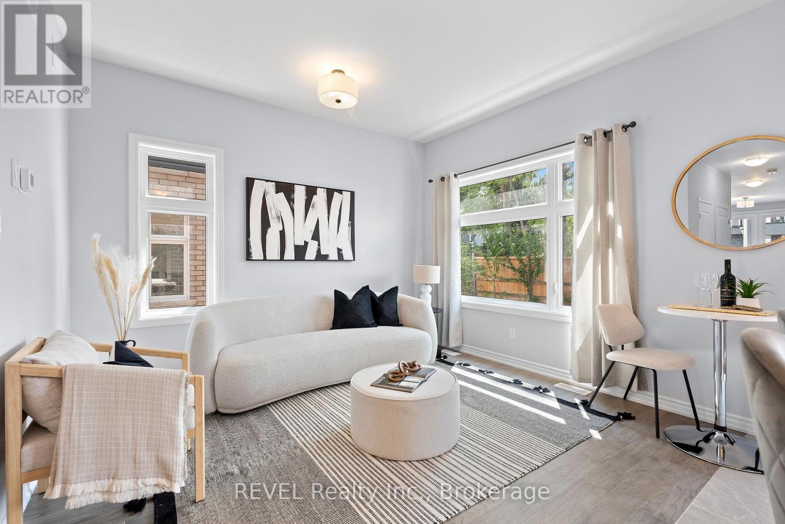 Photo 8 of 49 5672 Dorchester Road, Niagara Falls ON