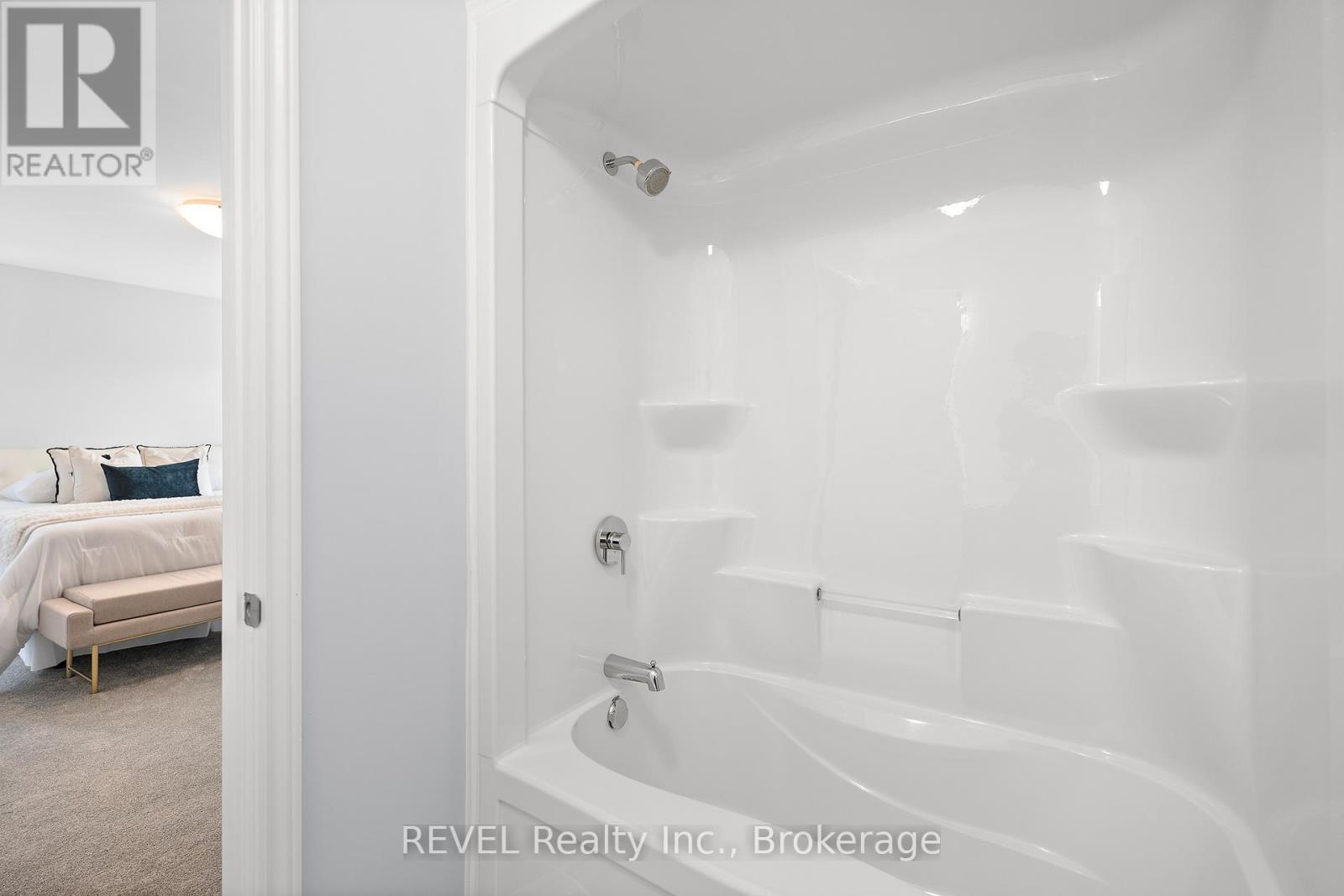 Photo 14 of 49 5672 Dorchester Road, Niagara Falls ON