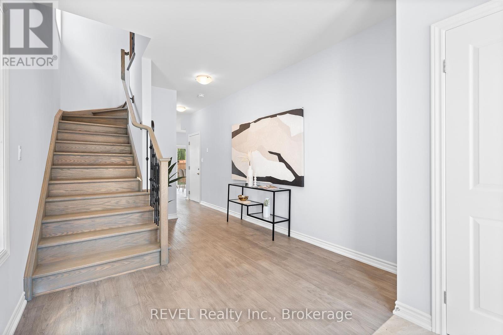 Photo 16 of 49 5672 Dorchester Road, Niagara Falls ON