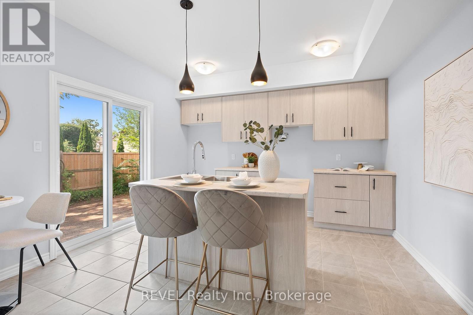 Photo 19 of 49 5672 Dorchester Road, Niagara Falls ON