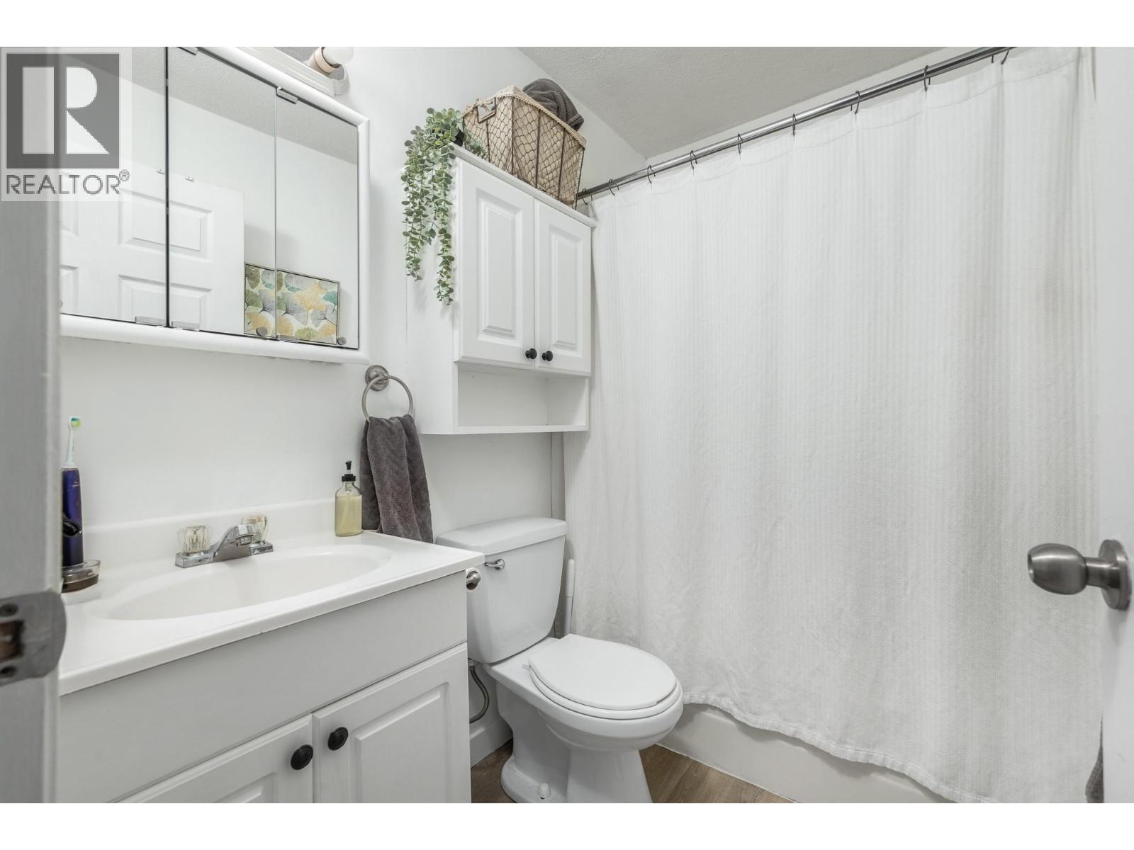 Photo 6 of 3413 Okanagan Avenue Unit 9, Vernon BC
