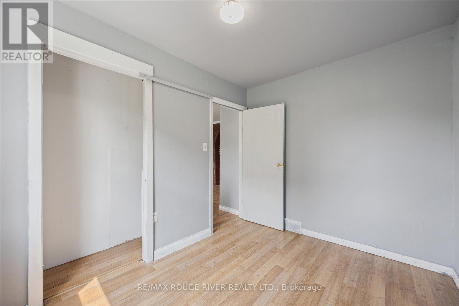 Photo 2 of 2037 Nash Road, Clarington ON