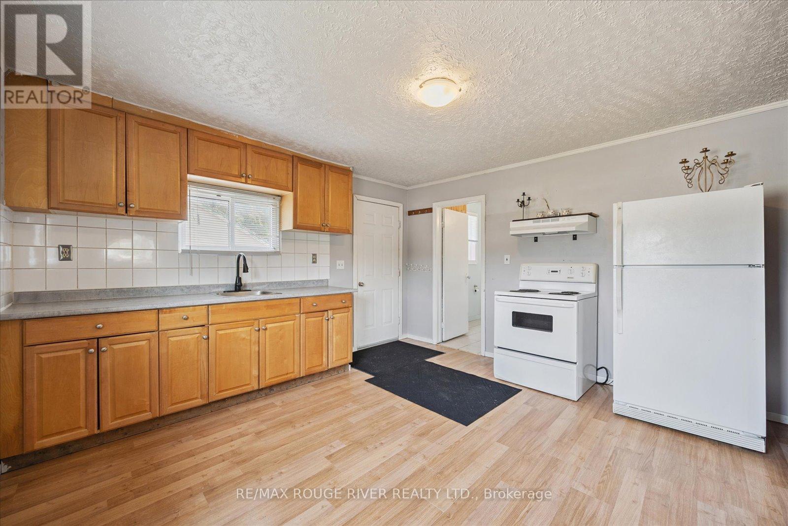 Photo 12 of 2037 Nash Road, Clarington ON