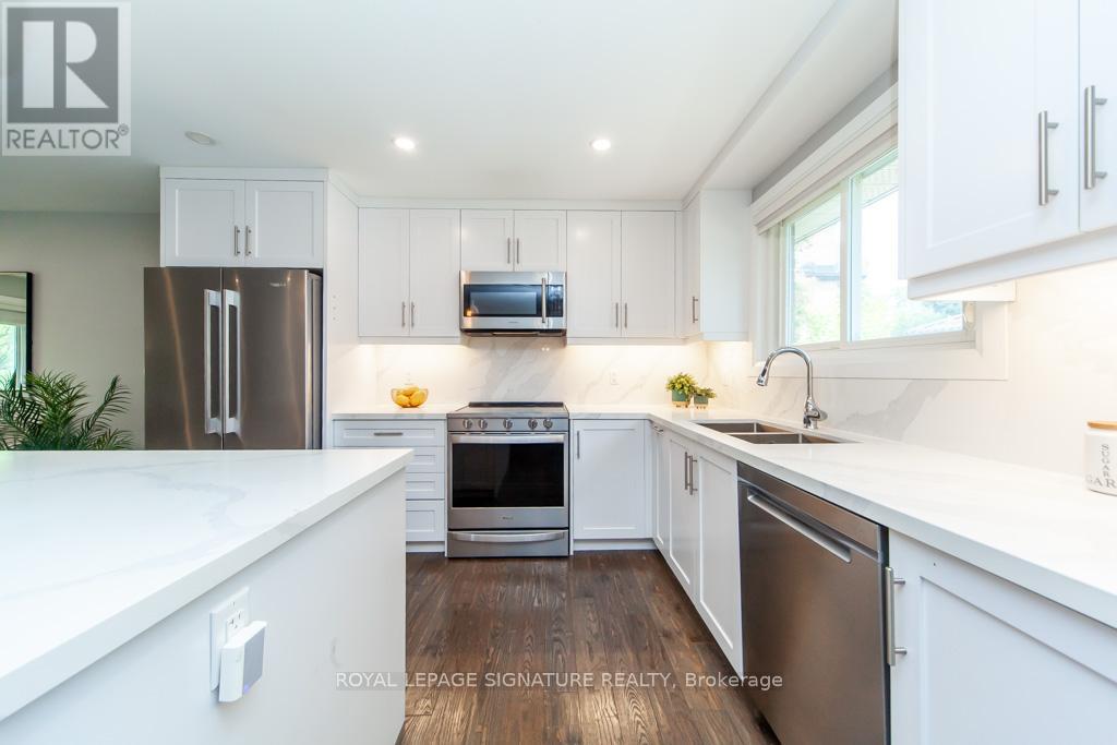 Photo 12 of 3605 The Credit Woodlands, Mississauga ON