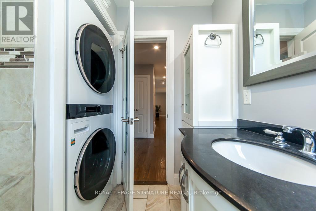 Photo 30 of 3605 The Credit Woodlands, Mississauga ON