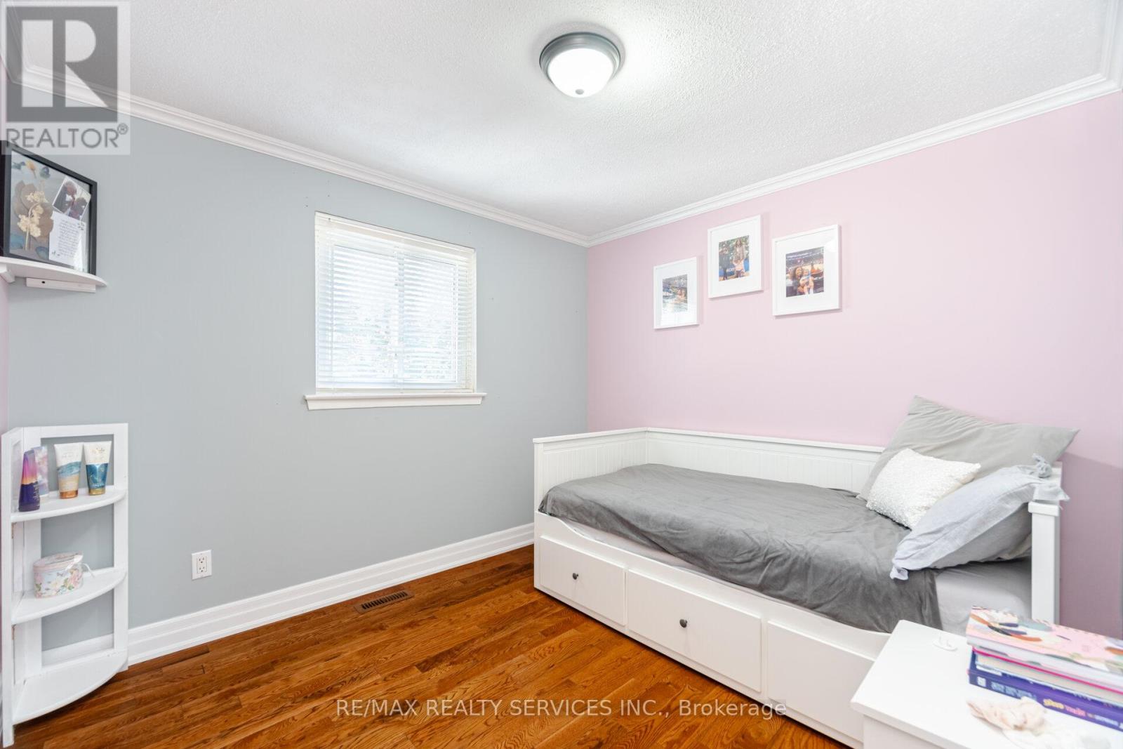 Photo 1 of 8 Reigate Avenue, Brampton ON