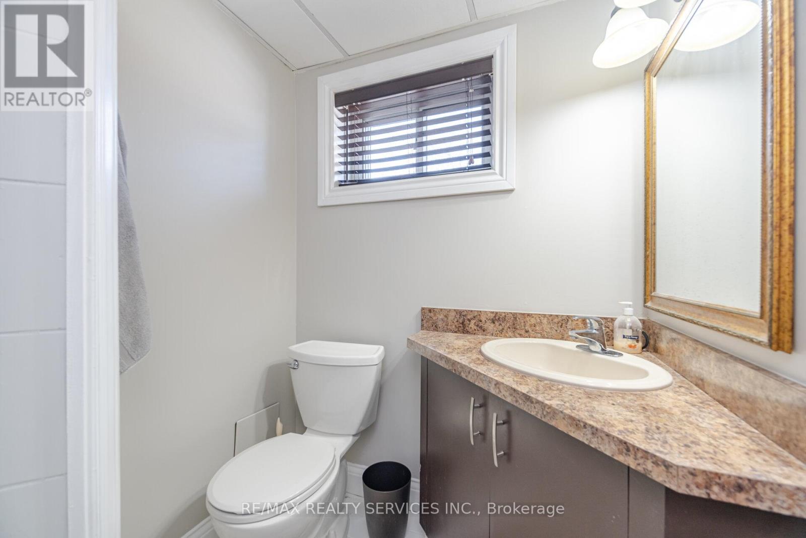 Photo 29 of 8 Reigate Avenue, Brampton ON