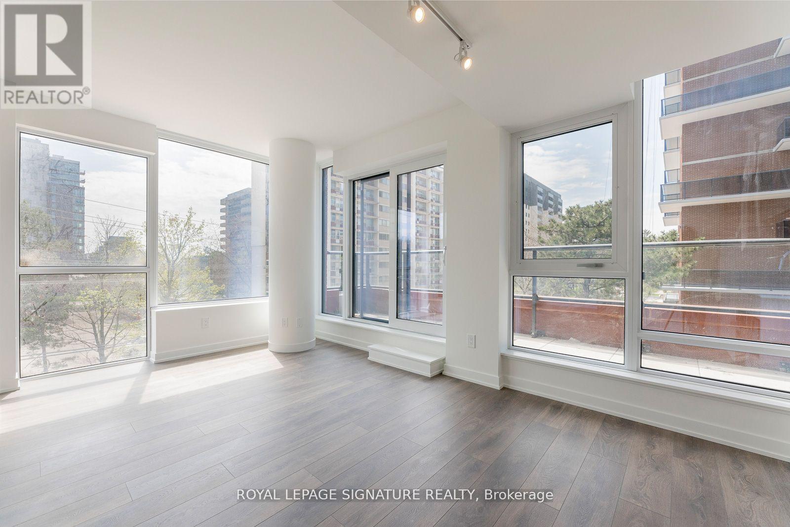 Photo 6 of 209 28 Ann Street, Mississauga ON