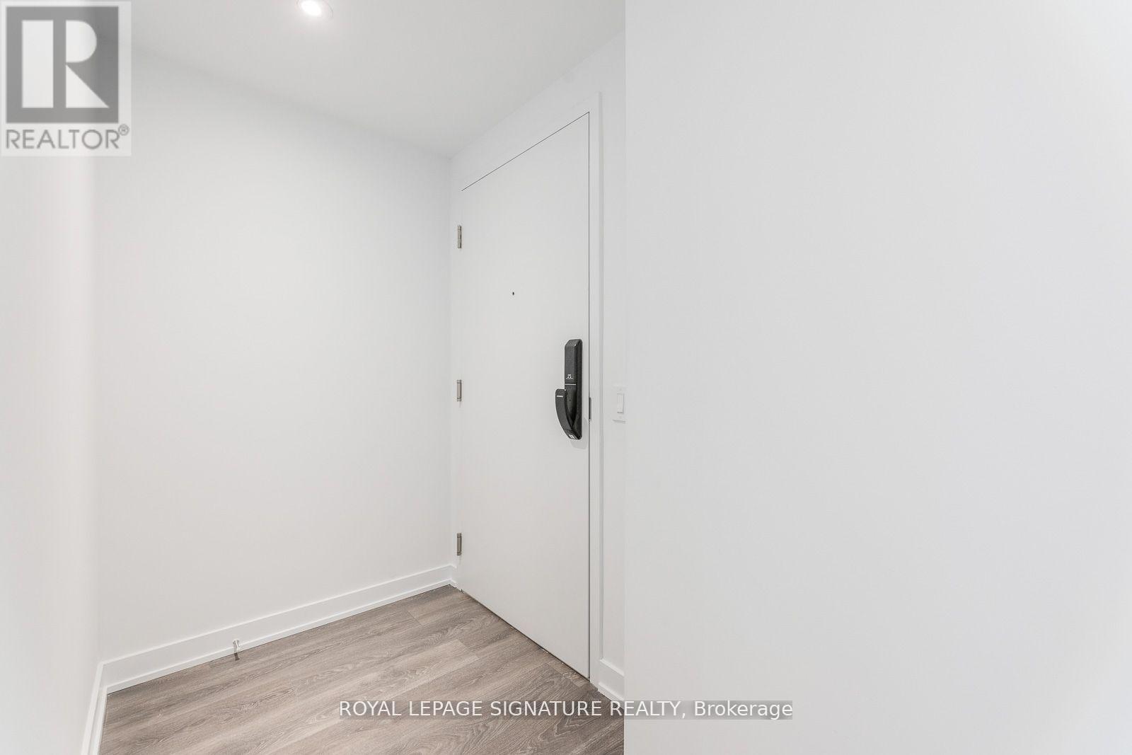 Photo 18 of 209 28 Ann Street, Mississauga ON