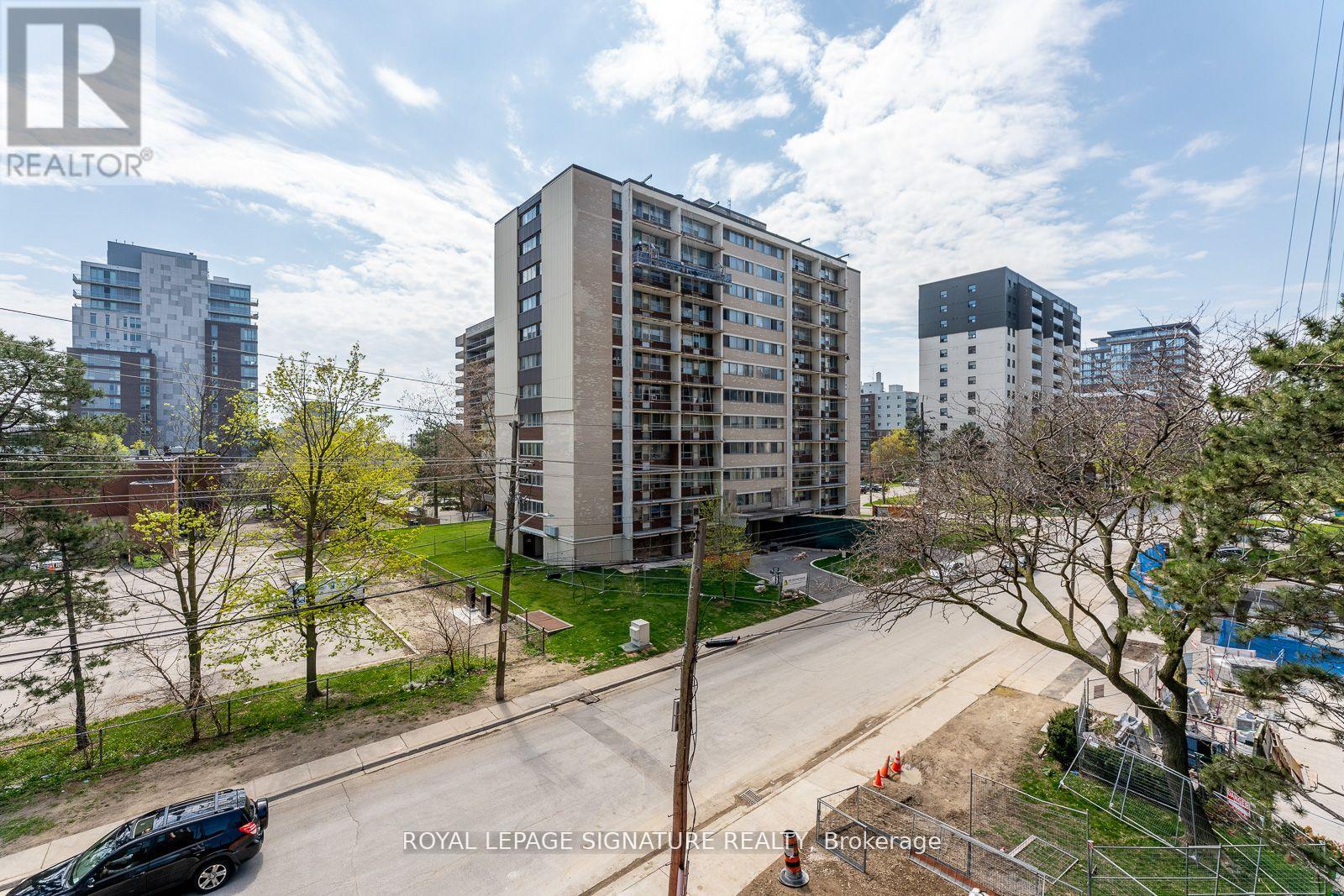 Photo 26 of 209 28 Ann Street, Mississauga ON