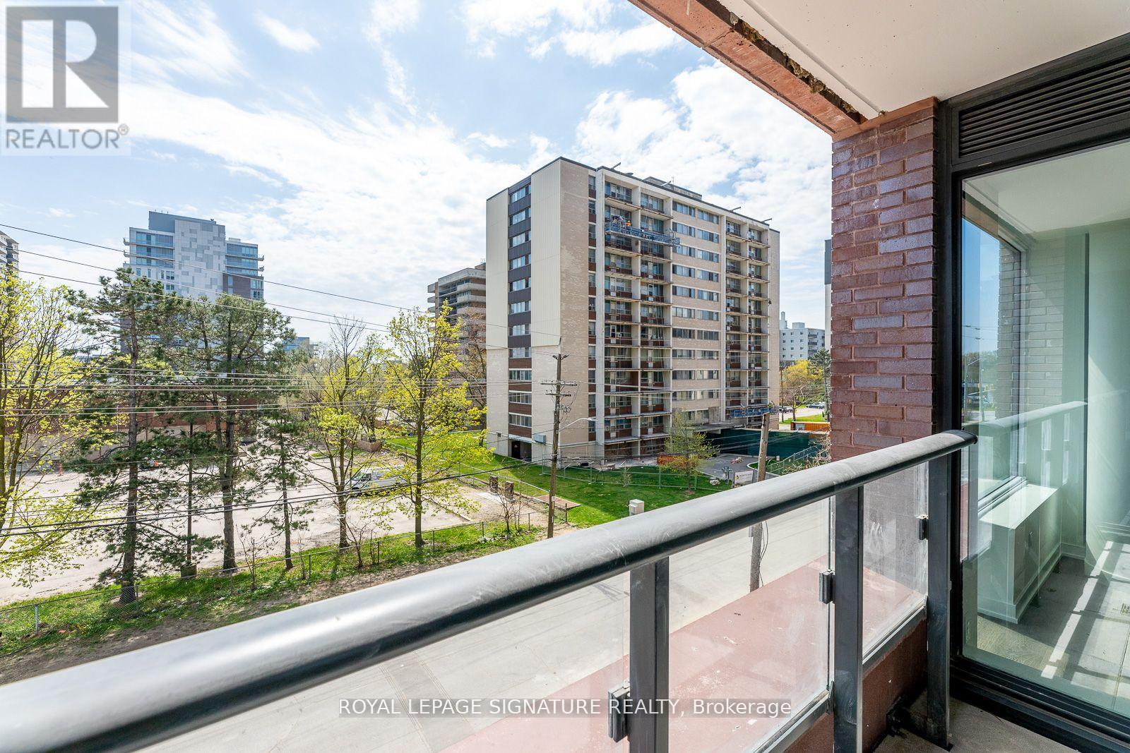 Photo 8 of 209 28 Ann Street, Mississauga ON