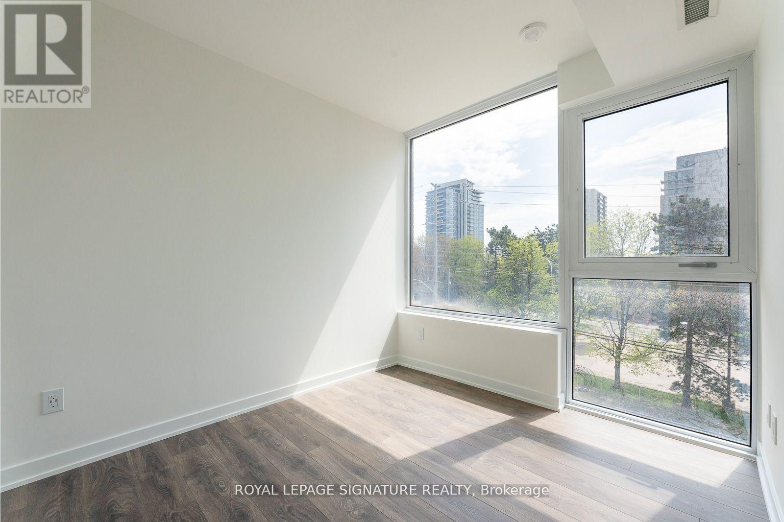 Photo 12 of 209 28 Ann Street, Mississauga ON