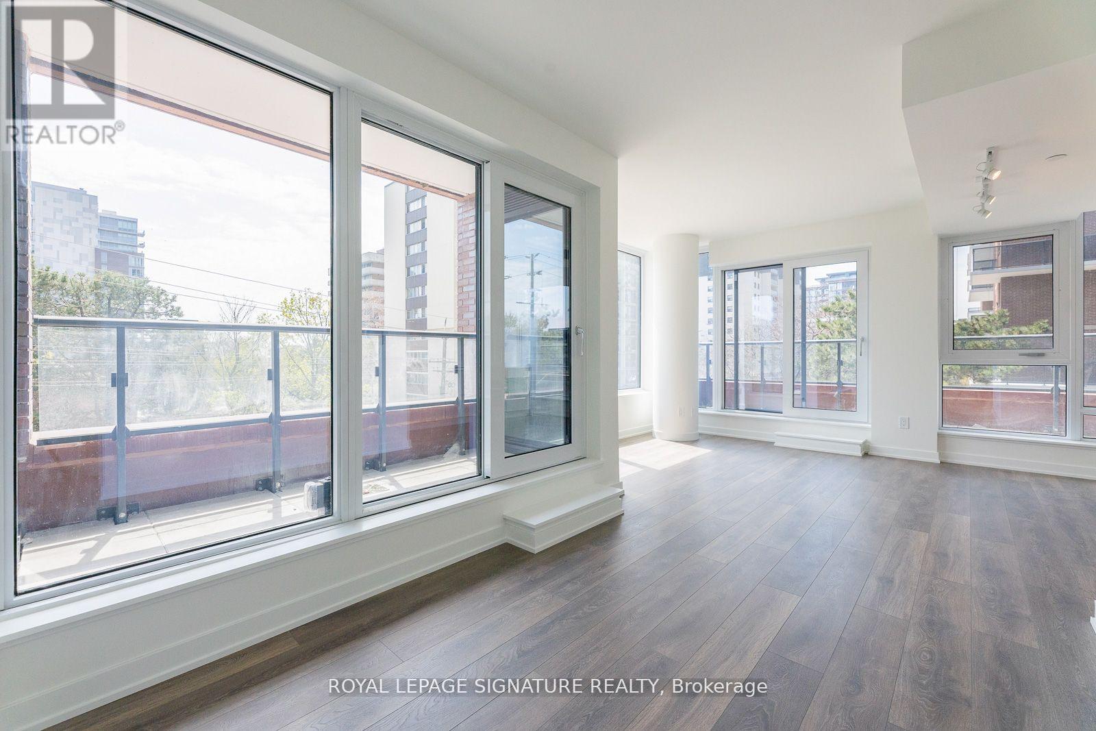 Photo 9 of 209 28 Ann Street, Mississauga ON
