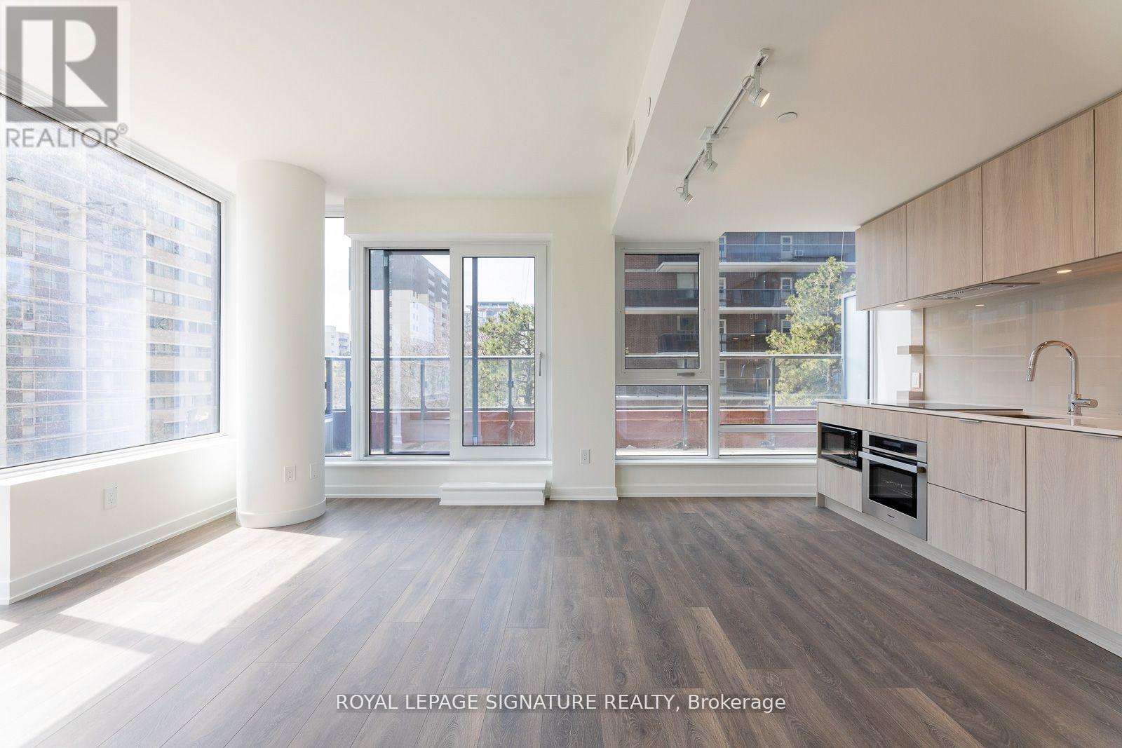 Photo 16 of 209 28 Ann Street, Mississauga ON