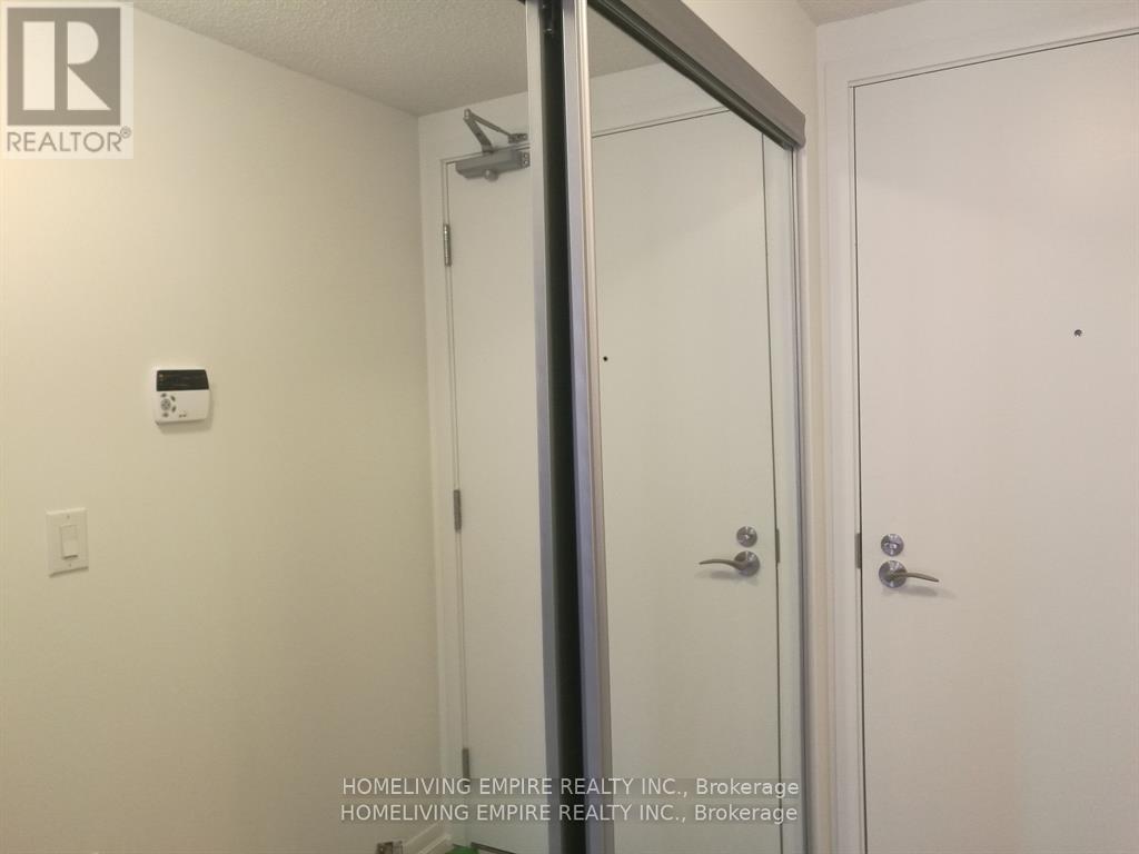 Photo 4 of 609 3091 Dufferin Avenue, Toronto ON