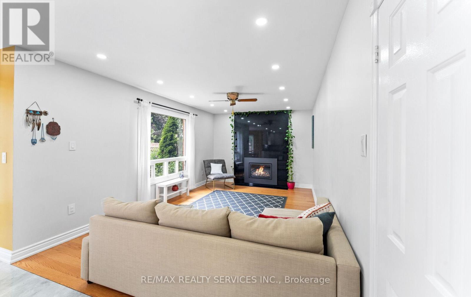 Photo 12 of 64 Burgby Avenue, Brampton ON