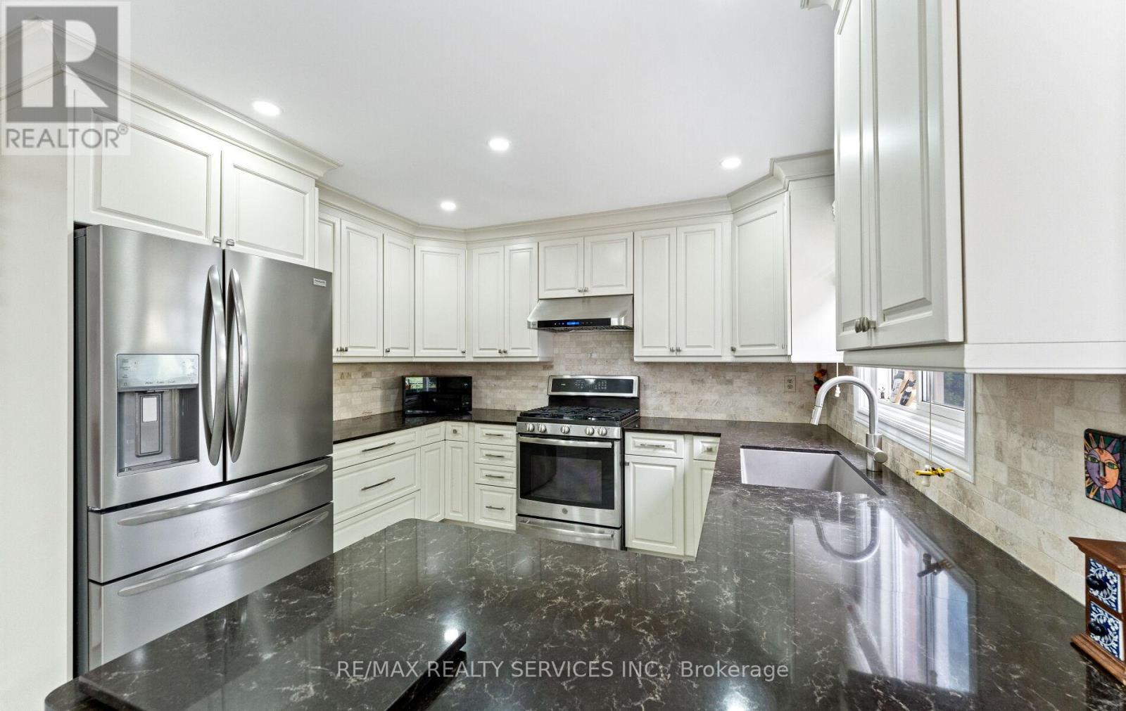 Photo 16 of 64 Burgby Avenue, Brampton ON
