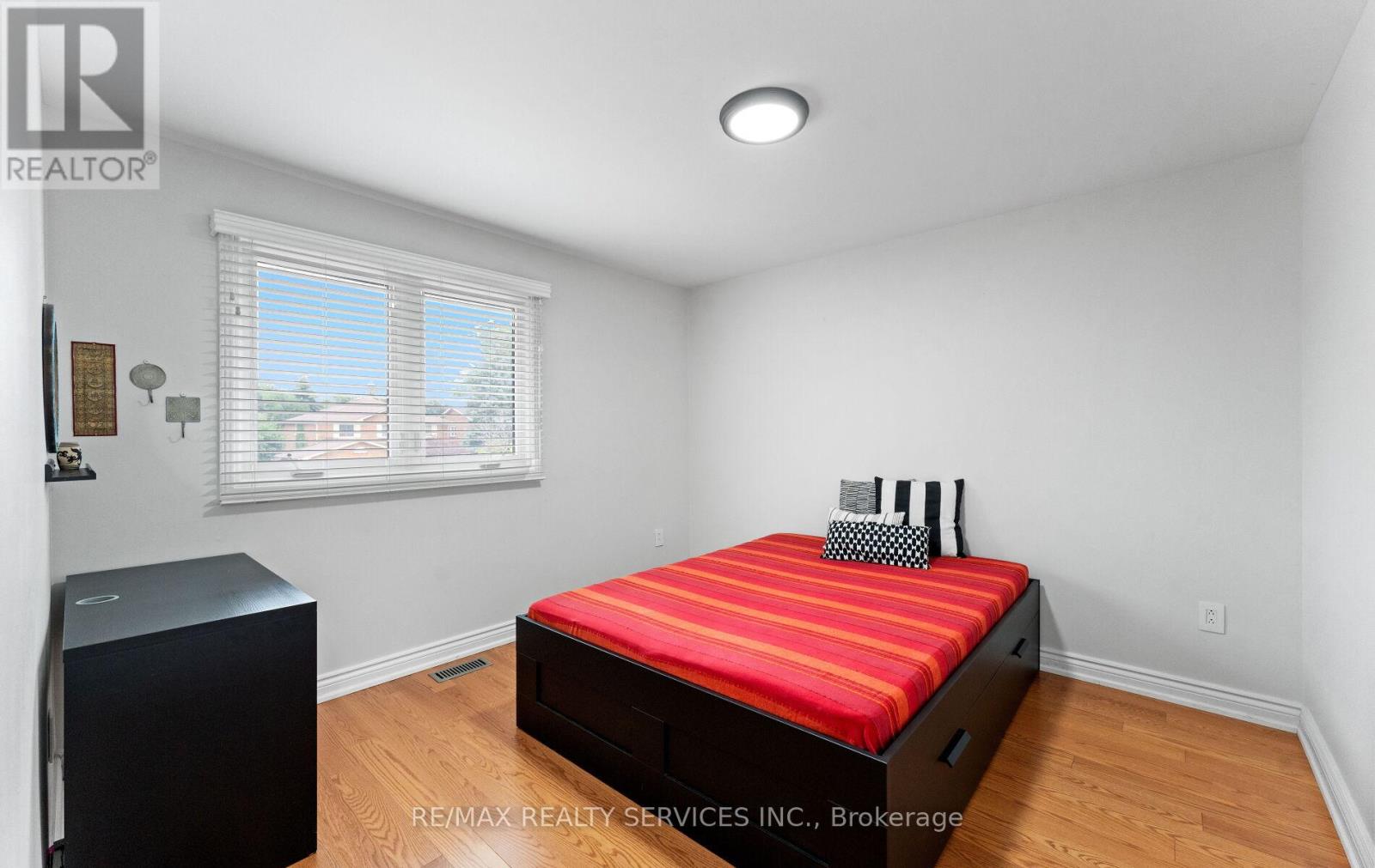 Photo 27 of 64 Burgby Avenue, Brampton ON