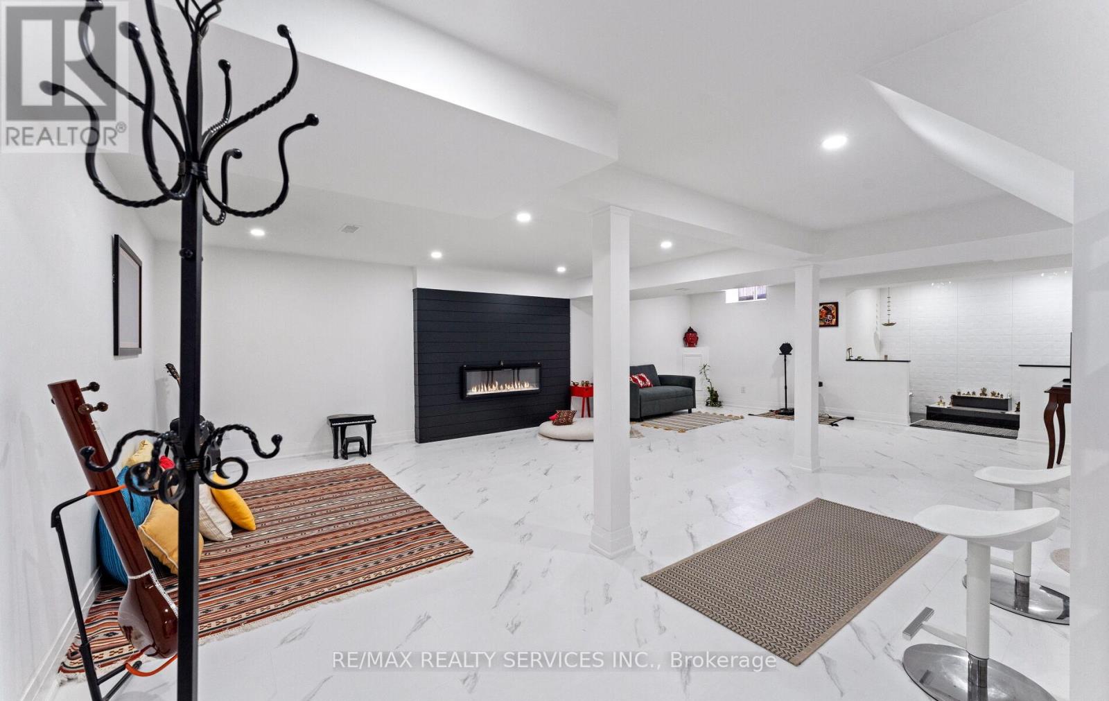Photo 34 of 64 Burgby Avenue, Brampton ON