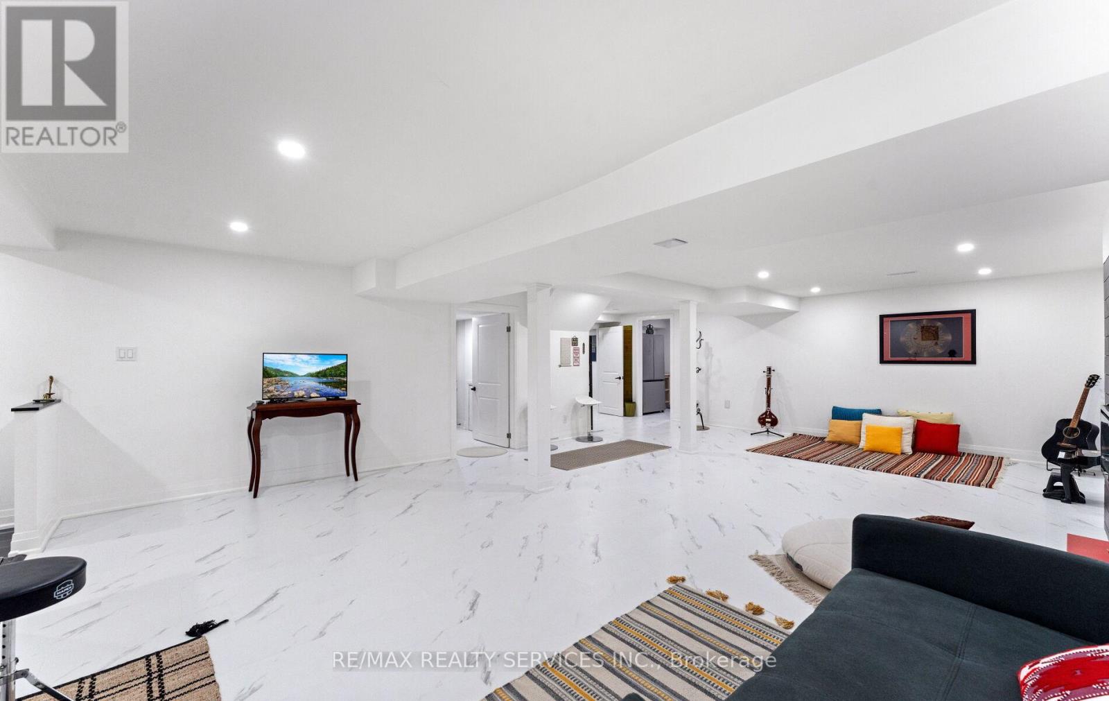 Photo 36 of 64 Burgby Avenue, Brampton ON