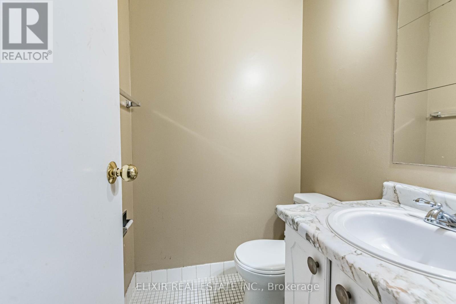 Photo 8 of 336 3025 The Credit Woodlands Drive, Mississauga ON