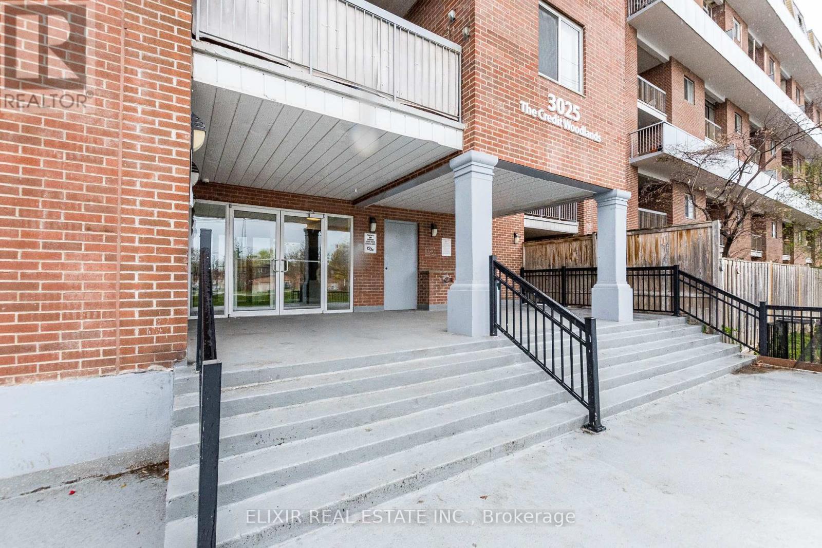 Photo 27 of 336 3025 The Credit Woodlands Drive, Mississauga ON