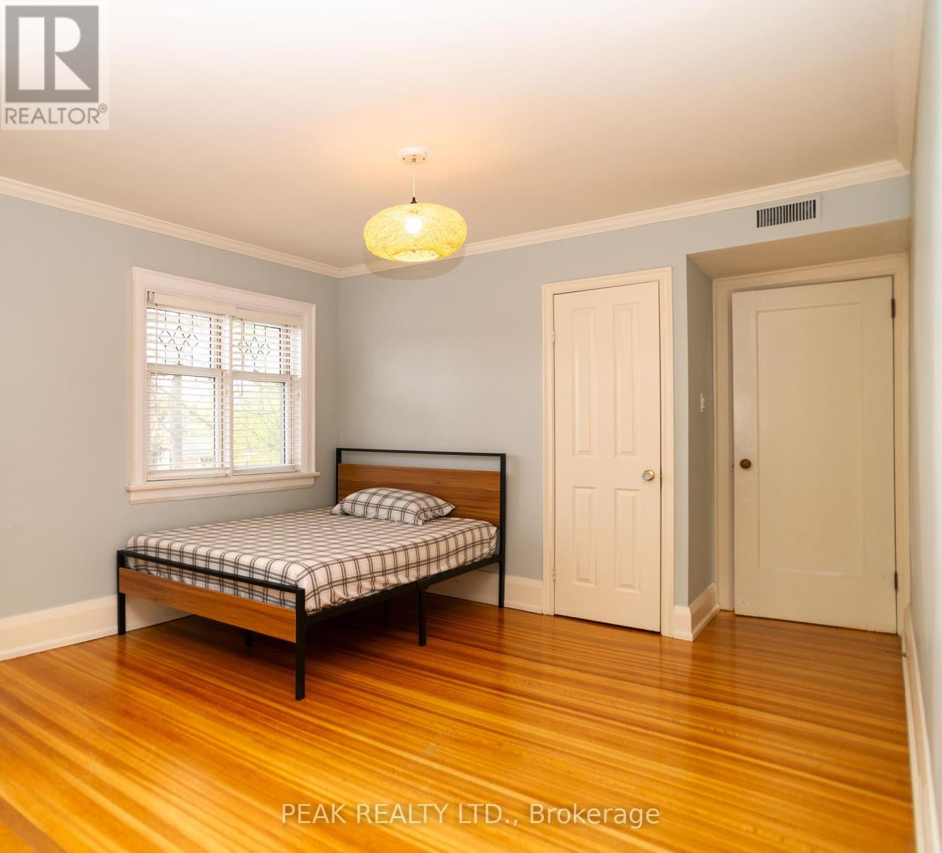 Photo 19 of 136 Humbercrest Boulevard, Toronto ON