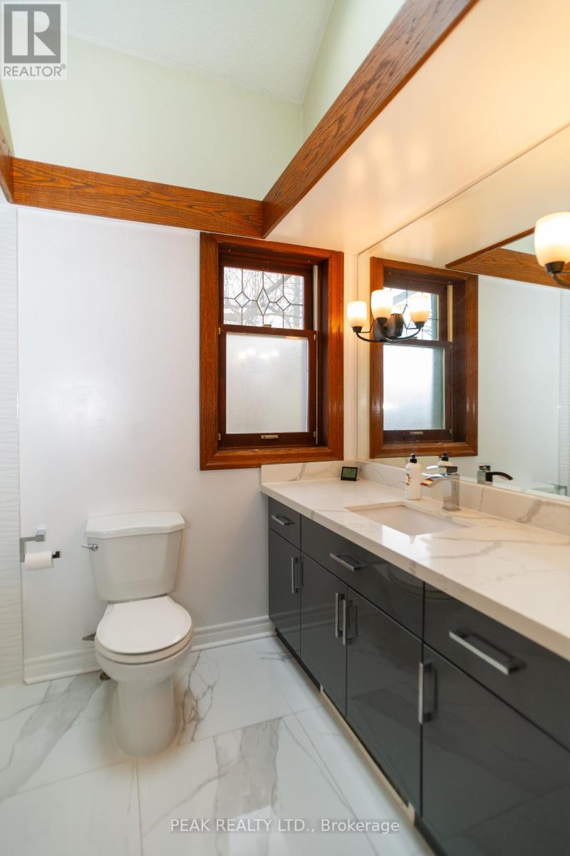 Photo 18 of 136 Humbercrest Boulevard, Toronto ON