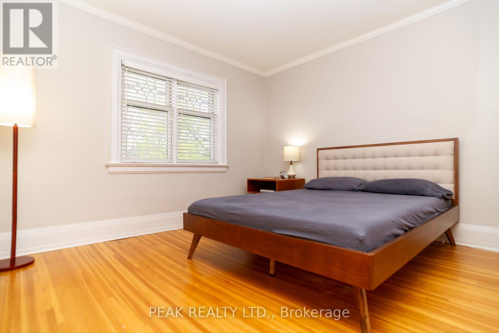 Photo 12 of 136 Humbercrest Boulevard, Toronto ON
