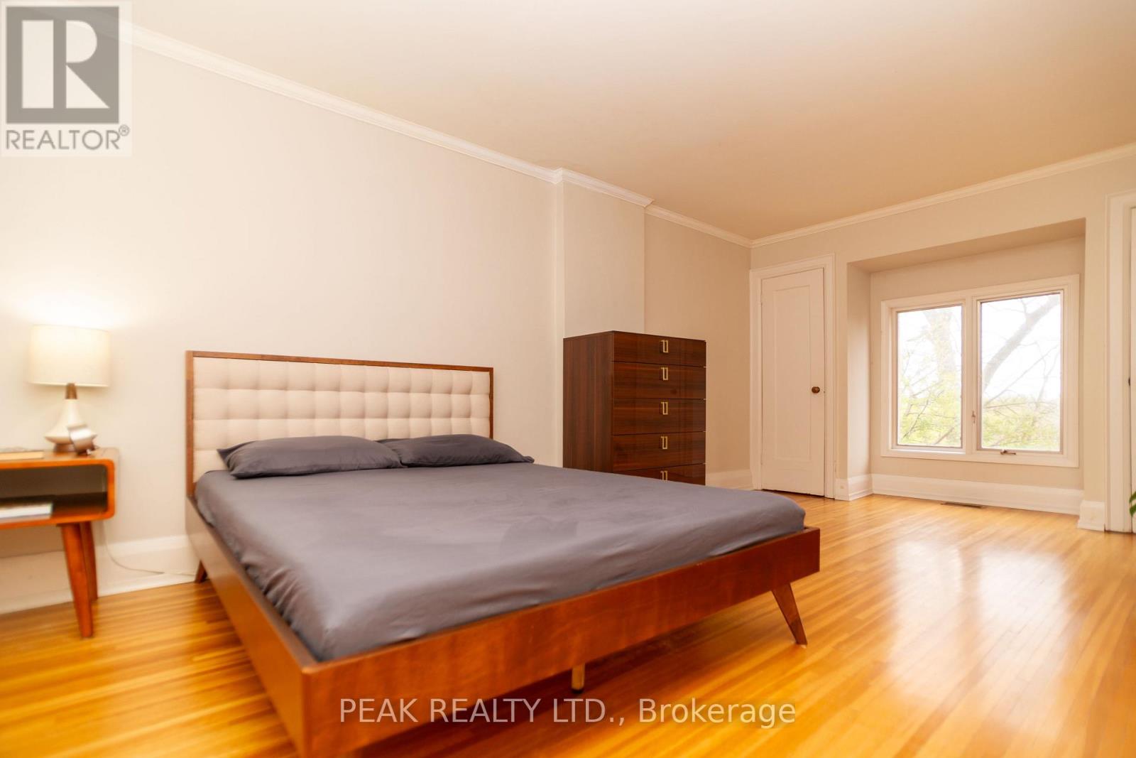 Photo 7 of 136 Humbercrest Boulevard, Toronto ON